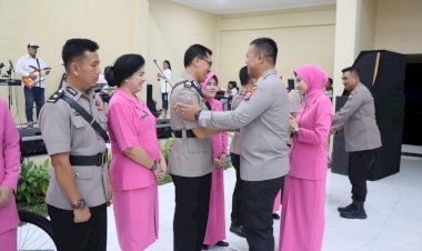 Kapolresta-Sidoarjo-Pimpin-Sertijab-Kabag-Ops,-Kasat-Lantas-dan-Kapolsek-Jajaran