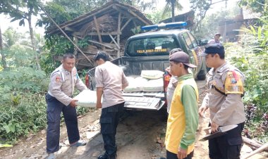 Polres-Pacitan-Peduli,-Warga-Penyandang-Cacat-Terima-Bantuan-Renovasi-Dapur