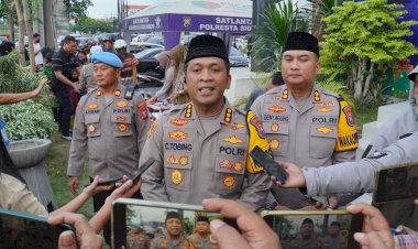 Berkah-Ramadhan,-Polresta-Sidoarjo-Berbagi-Takjil-untuk-Masyarakat