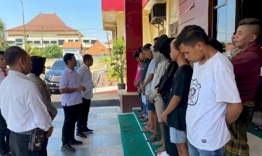 Polisi-Beri-Pembinaan-8-Pemuda-yang-Diamankan-di-Alun-–-alun-Kraksaan