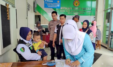 Libatkan-Tim-Dokkes-Polres-Probolinggo-Fasilitasi-Pemeriksaan-Kesehatan-Balita-Korban-Kekerasan