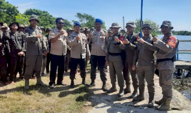 Polisi-Latihan-SAR-Perairan-di-Tlocor