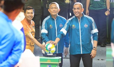 Kapolda-Jatim-Buka-Turnamen-Bola-Voli-Kapolri-Cup-2024-di-GOR-Tridharma-Petrokimia-Gresik