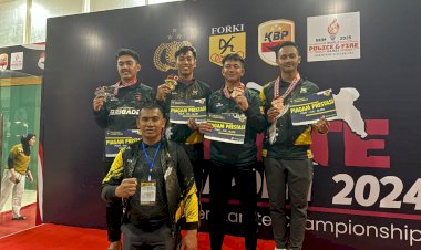 Kapolda-Jatim-Beri-Penghargaan-3-Anggota-Polres-Pasuruan-Kota-atas-Prestasi-di-Kejuaraan-Karate-Kapolri-Cup-2024