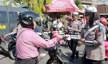 Ops-Zebra-Semeru-2024-Polres-Jember-Bersama-Forkopimda-Sosialisasikan-Keselamatan-Berlalu-Lintas