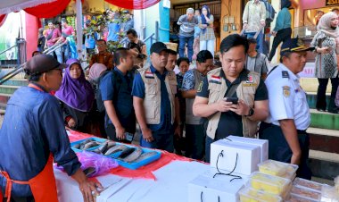 Jelang-Nataru-Satgas-Pangan-Polres-Malang-dan-Forkopimda-Sidak-Pasar-Pantau-Stabilitas-Harga-Pangan