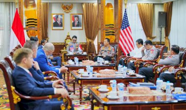 Kapolri-Terima-Audiensi-Direktur-FBI,-Perkuat-Kerja-Sama-Penanggulangan-Kejahatan-Transnasional