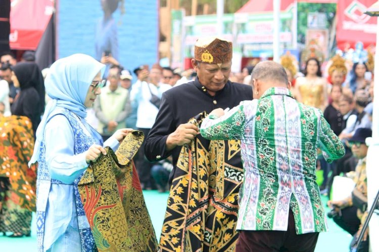 Kapolda Jatim Hadiri Grand Opening Festival Seven Lakes 2025 di Ranu Segaran Tiris