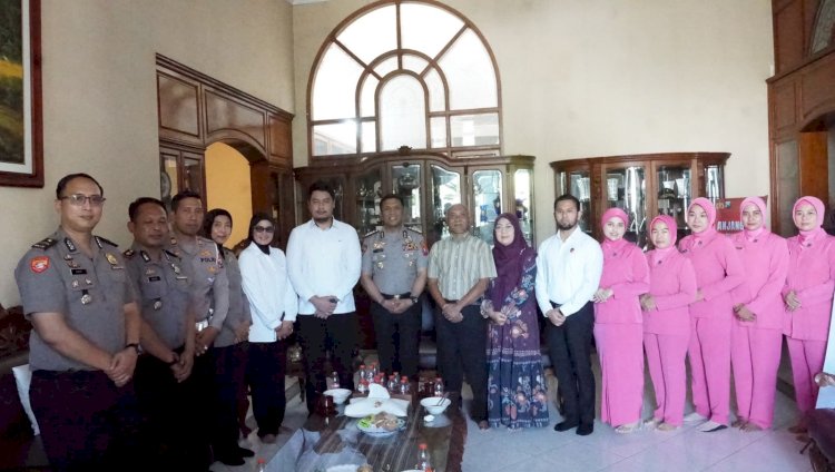 Anjangsana Hari Bhayangkara ke-80, Kapolresta Sidoarjo Pererat Silaturahmi dengan Purnawirawan Polri