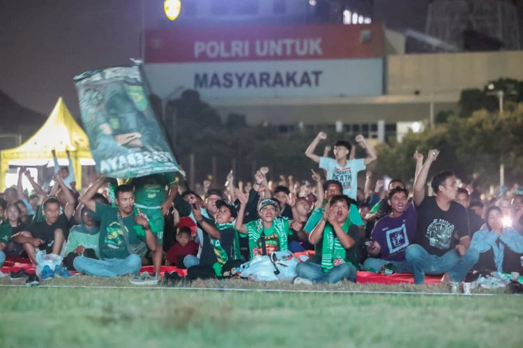Polda Jatim Gelar Nobar Final Piala Presiden 2026, Ribuan Bonek Mania Dukung Persebaya dari Lapangan Mapolda