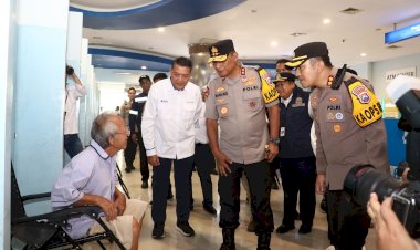 Kapolda-Jatim-Cek-Pos-Terpadu-dan-Pos-Pam-di-Surabaya-Pastikan-Layanan-Mudik-Berjalan-Optimal
